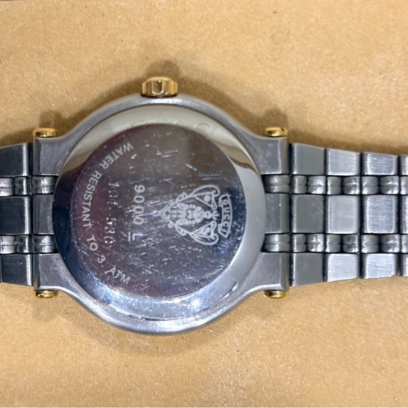 Gucci Two-Tone Silver and Gold Ladies’ Bracelet Watch - Picture 6 of 15
